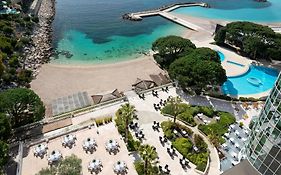 Готель Le Meridien Beach Plaza  4*